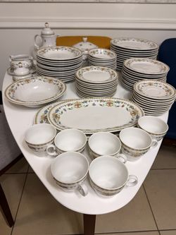 83-Piece Eschenbach Bavaria Germany Vintage China Set – Floral Pattern