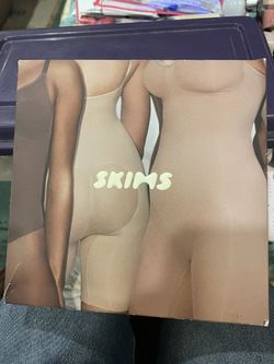 SKIMS- This Is A Sculpting Bodysuit. It’s a Lightweight Shapewear That Support Without Sacrificing Comfort. (Pick Up Only)