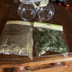 2 Terrarium  Hides For Geckos 