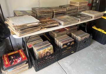 Records / Vinyls