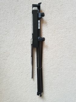 Folding sheet music stand