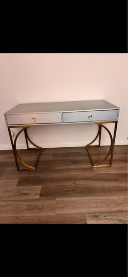 Desk w/FREE chair