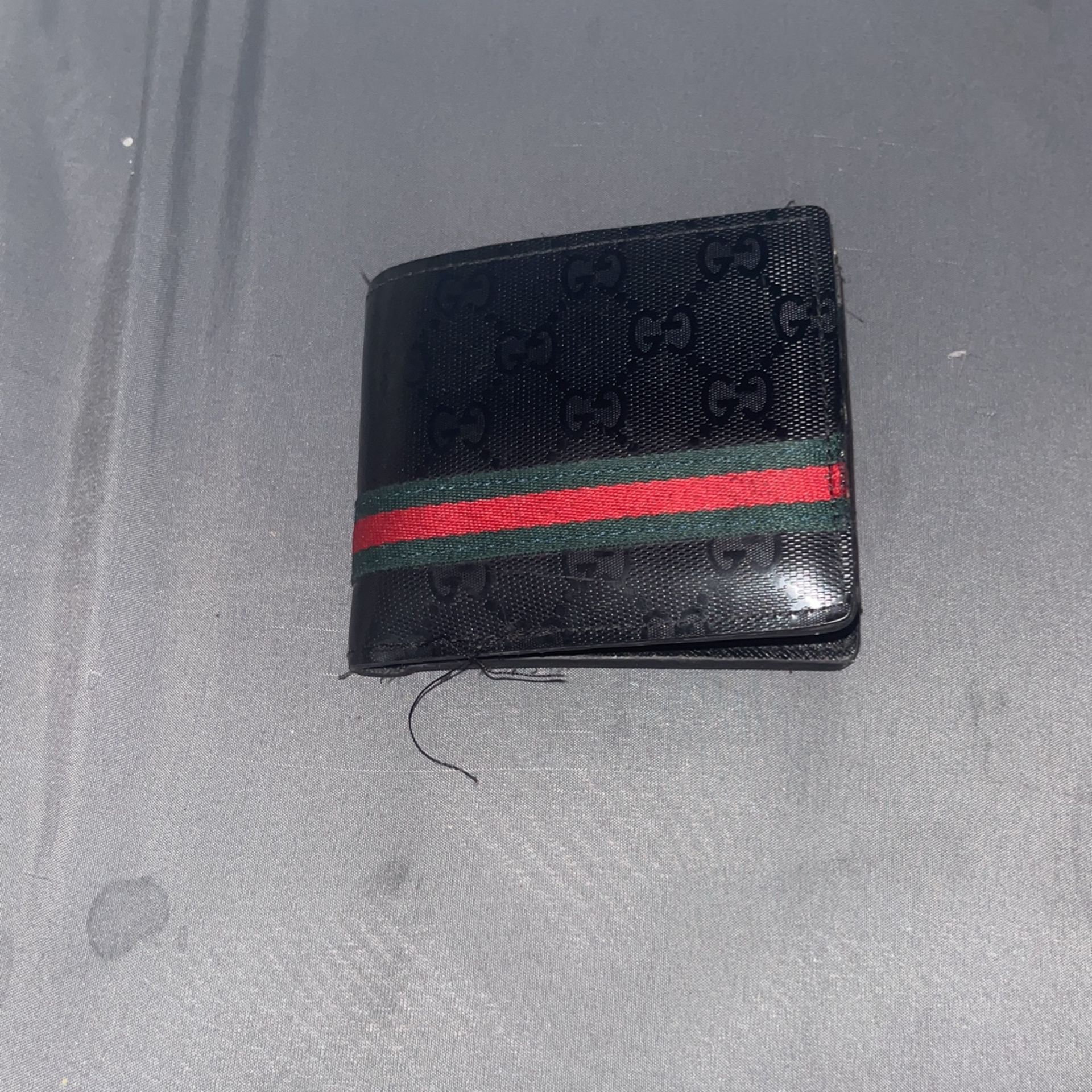 gucci wallet