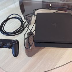 PS4 Slim 500gb in Great condition!