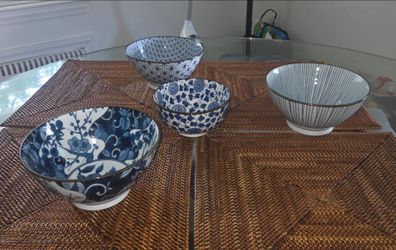 Mixed Set of 4 Vintage Blue & White Japanese Porcelain Bowls (Seishu Arita)