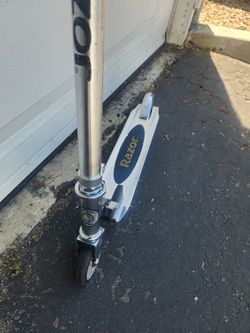 Razor kick scooter kids $10