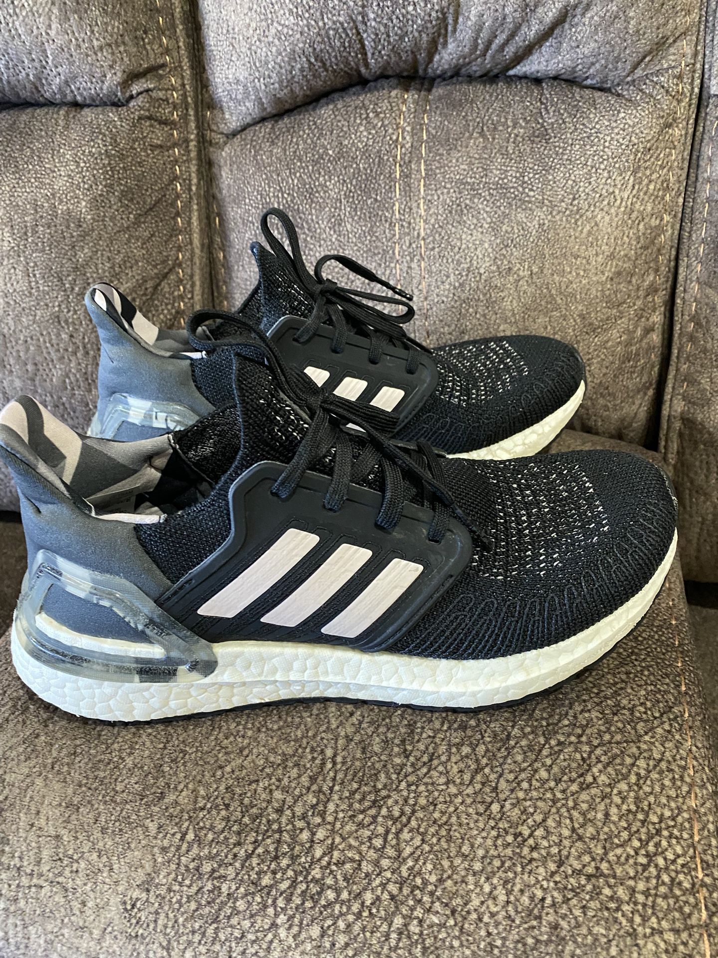 Adidas Shoes Size 71/2 For Women’s