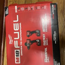 Milwaukee hammer drill & Impact drill combo