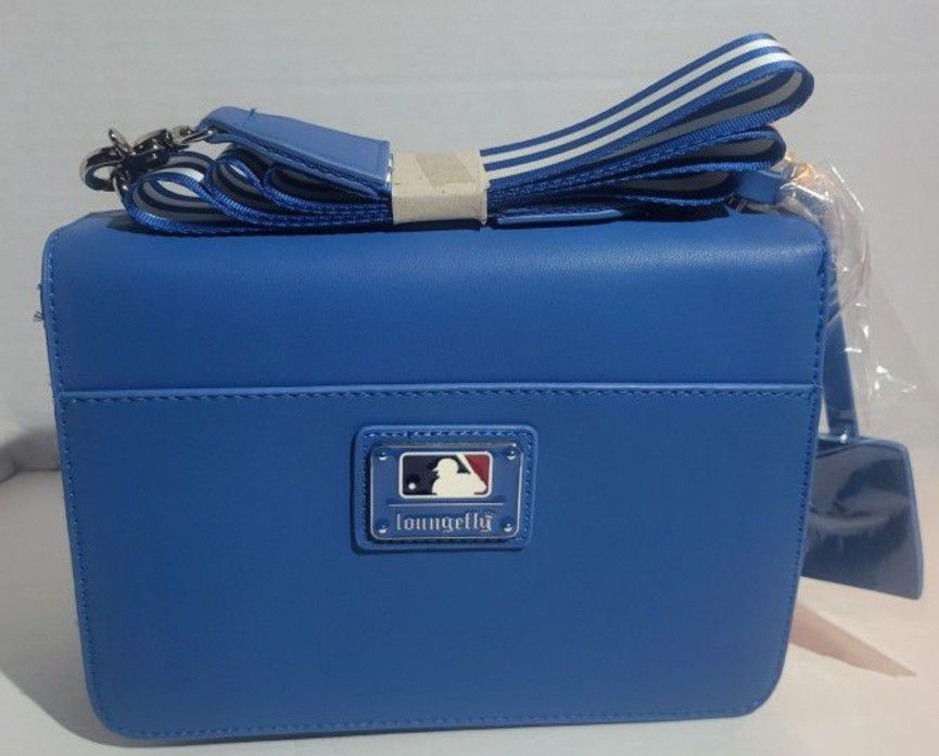 Loungefly MLB LA Dodgers Stadium Crossbody Bag with Pouch for Sale in  Rosemead, CA - OfferUp