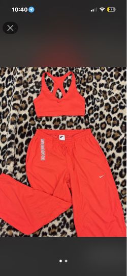 Nike Two-Piece Sports Bra and Pants Set