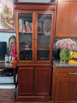 Kitchen cabinet