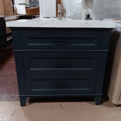 36in Hardwood Bathroom Vanity With Quartz Top And Sink Included 