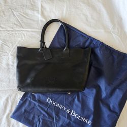 Dooney & Bourke - Tote Bag