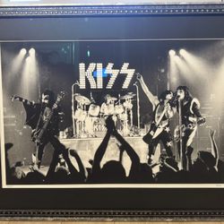 Beautifully framed Kiss Serigraph (limited edition)