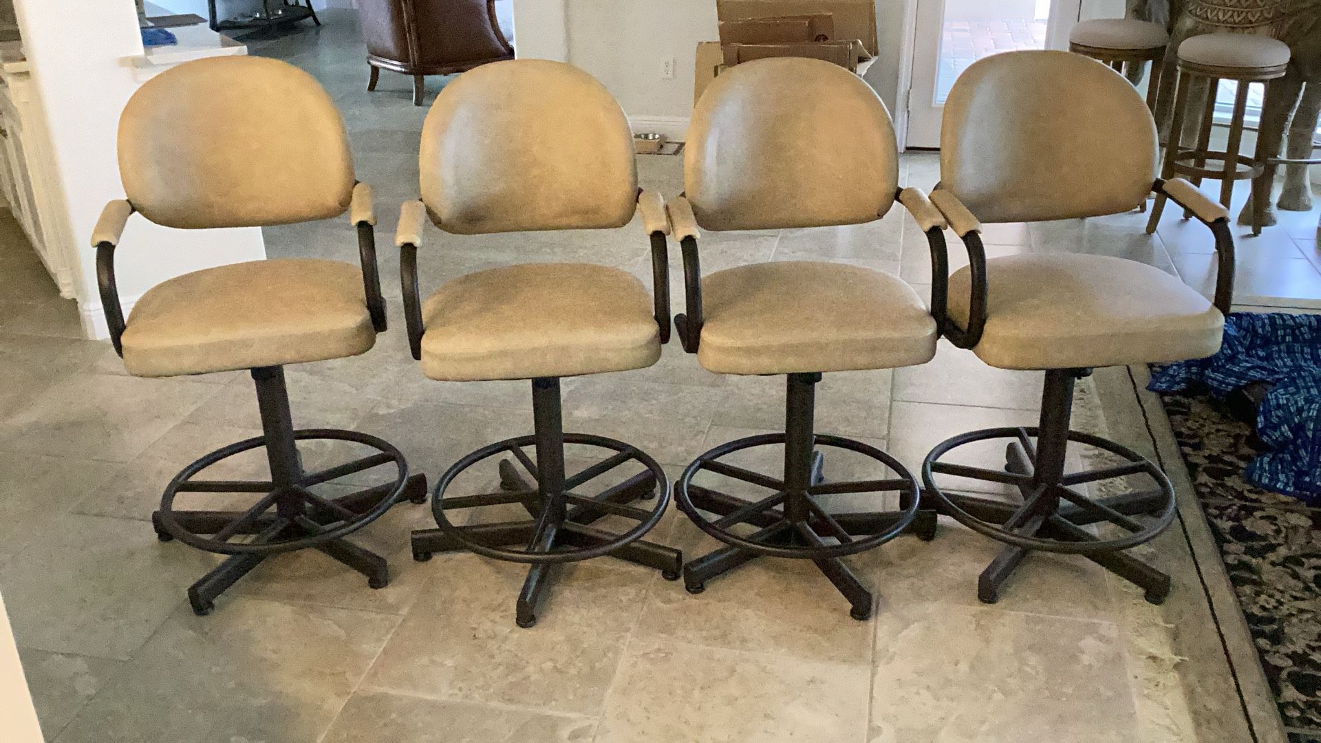Counter Height Bar Stools With Backs
