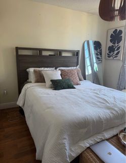 Queen Bed Frame with Bookcase Headboard
