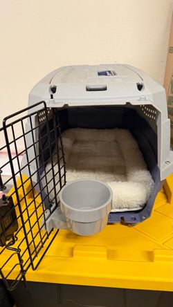 23" 2-Door Pet Carrier + MidWest Fleece Bed Pad