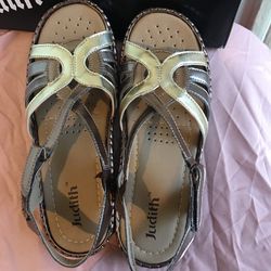 Judith women’s sandals 8M-New