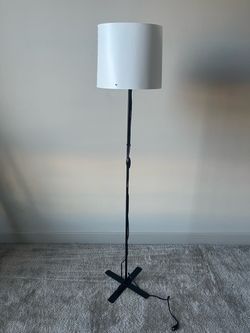 Floor Lamp w/ Lightbulb