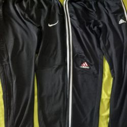 In Exallant Clean Condition Boys Winter Clothes Sizes 9,10,11,12 Years Old Lots Of Pants, Hoodies And More Everything For $30