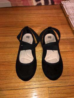 Size 7 Women’s flats