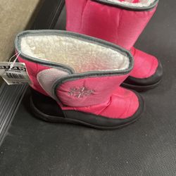 Girls Size 3 Snow boots $10