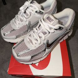 Nike Tennis Shoes Women’s Size 6