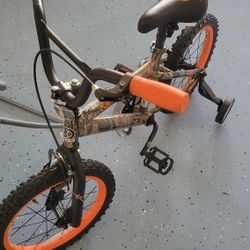 Bicycle With Training Wheels 