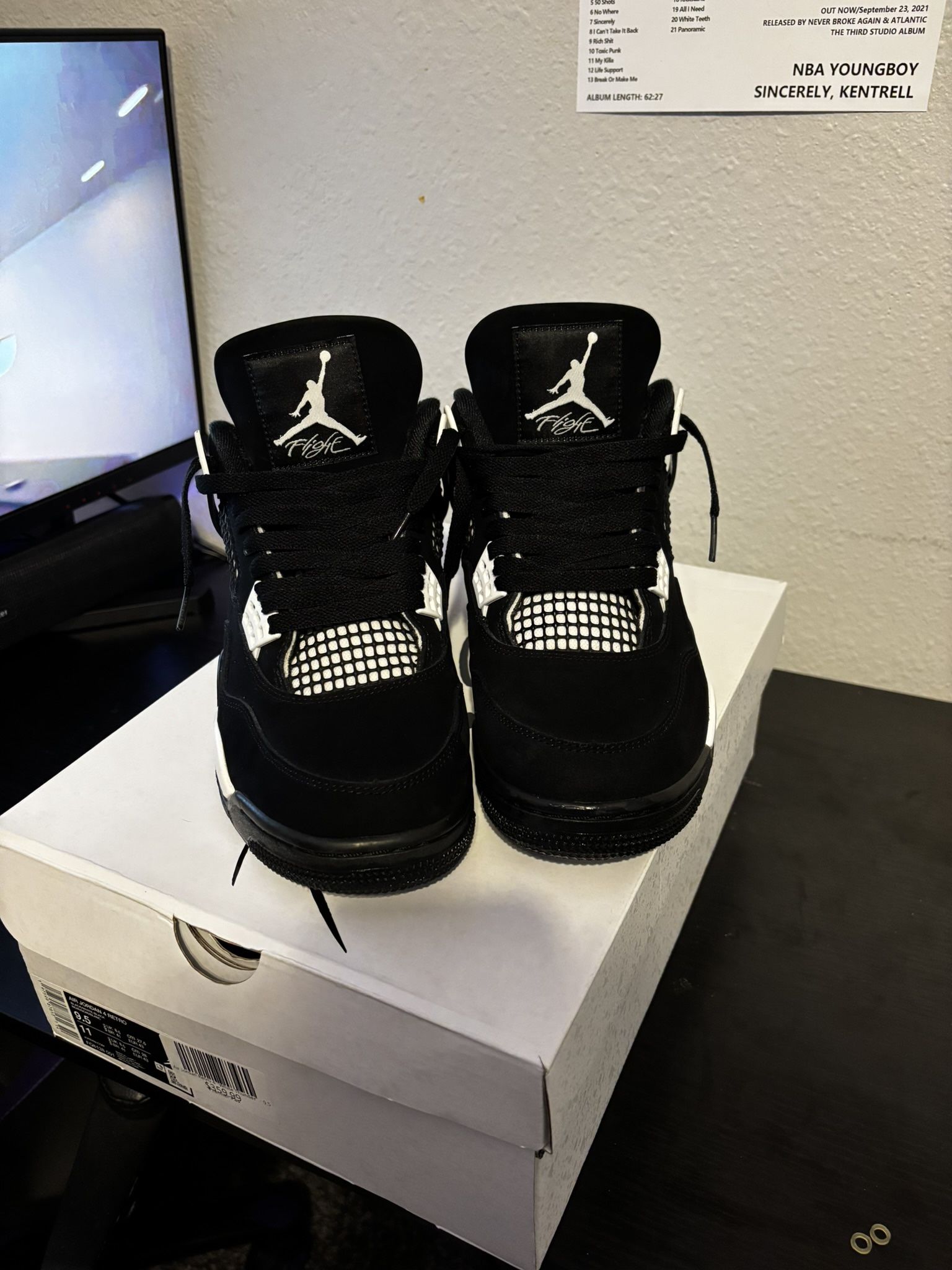 Jordan 4 White Thunder