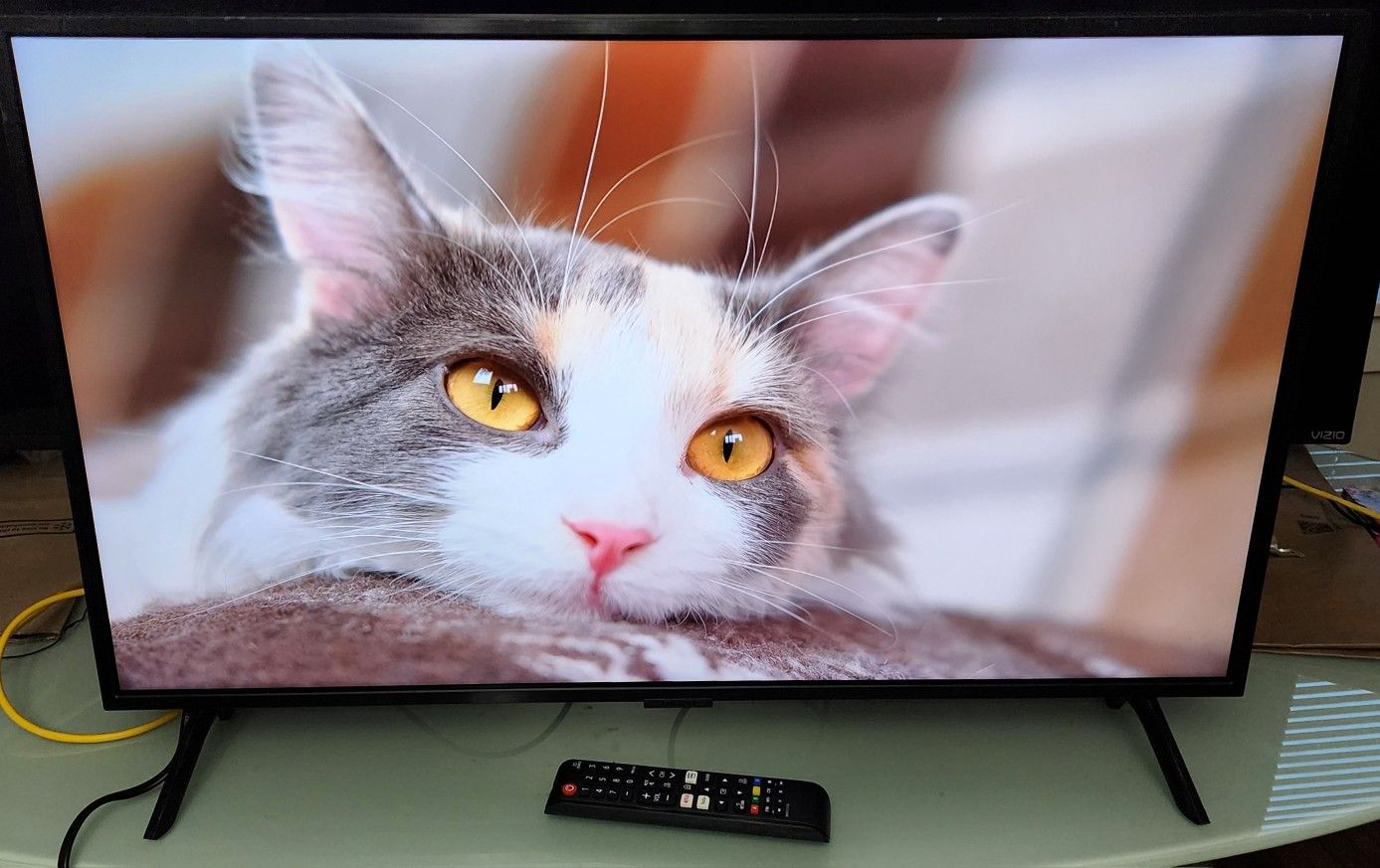 32" 4k UHD HDR Smart QLED TV Model 2022