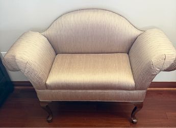 Upholstered mini Loveseat with Queen Anne Legs