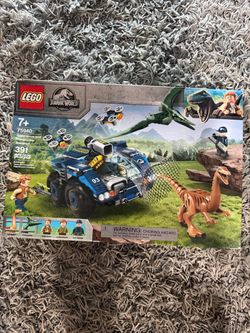 LEGO Jurassic World Gallimimus and Pteranodon Breakout 75940