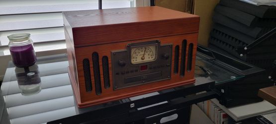 Crosley Vintage-Style Record Player