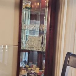 Fine Corner Curio