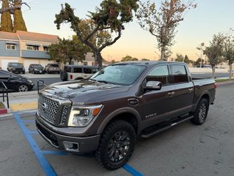 2017 Nissan Titan