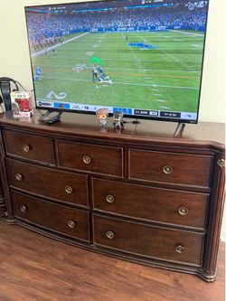 $600 King 5pc Bedroom Set (Yo Hablo Español)