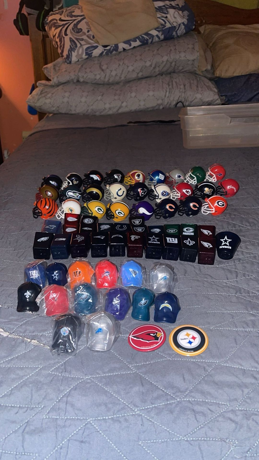 NFL Mini Helmets, Mini Shot Glasses, Mini Hats Colletables 