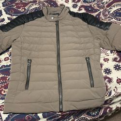Guess Puffer Jacket(Large)