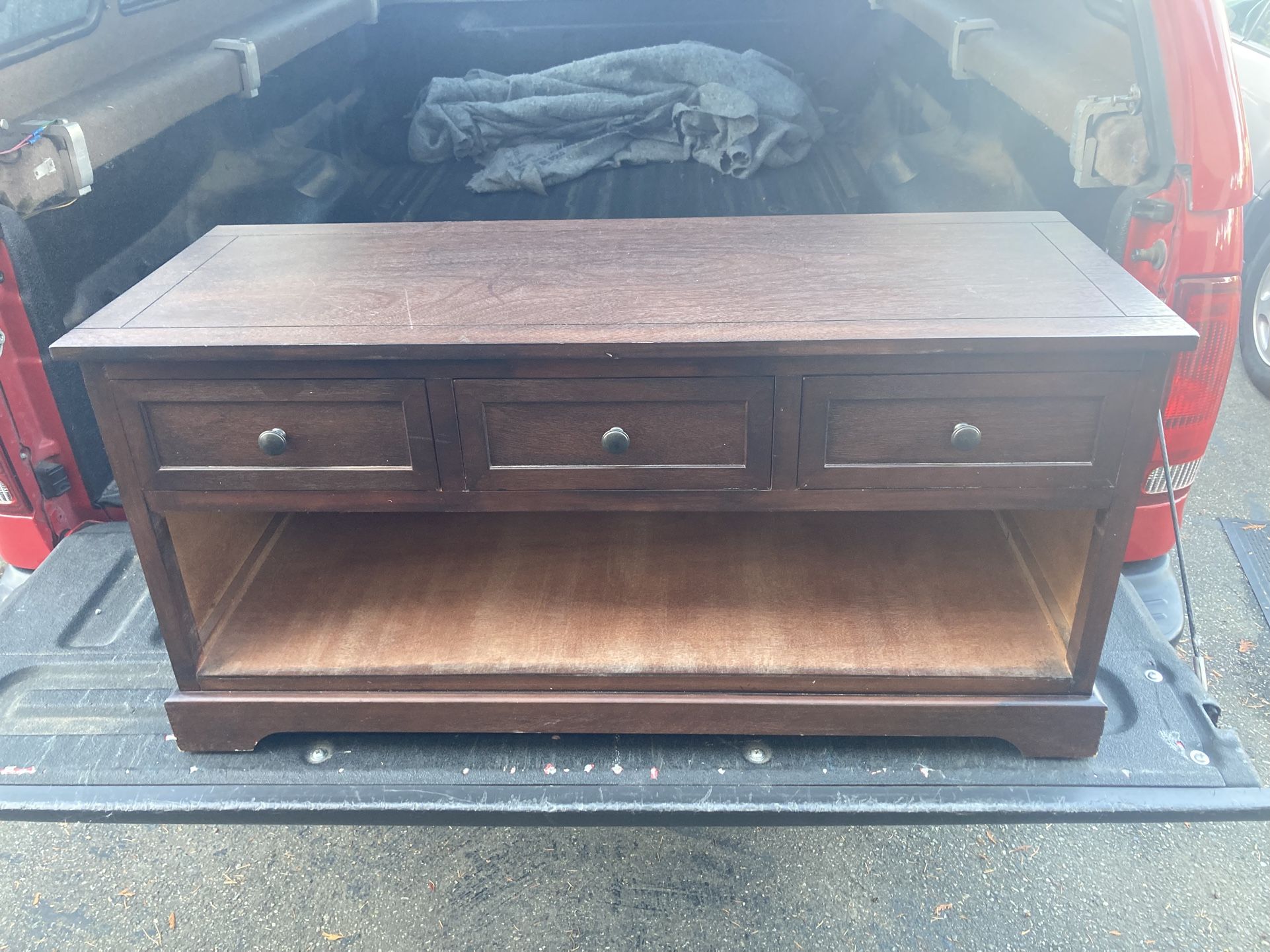 Coffee Table, 3 Drawers, Good Condition, Delivery