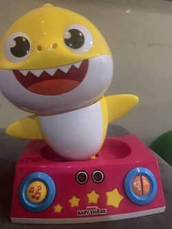 Baby Shark Toy Sings 