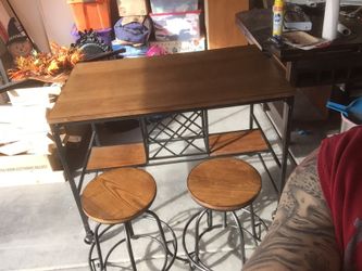 Kitchen table (brand new)