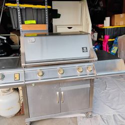 BBQ  with side burner