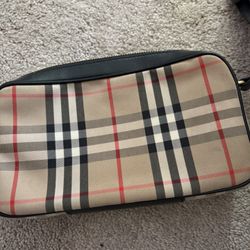 Burberry Cross Body Bag 100%authentic!