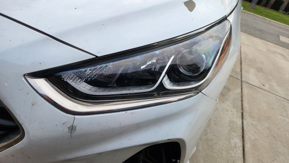  Hyundai Sonata Headlights