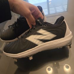New Balance Women’s Fastpitch Softball Metal Cleats 