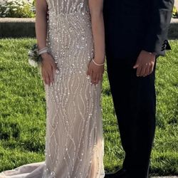 “NEW” Alglist Prom Dress - Size 8                      $600 Original Price 