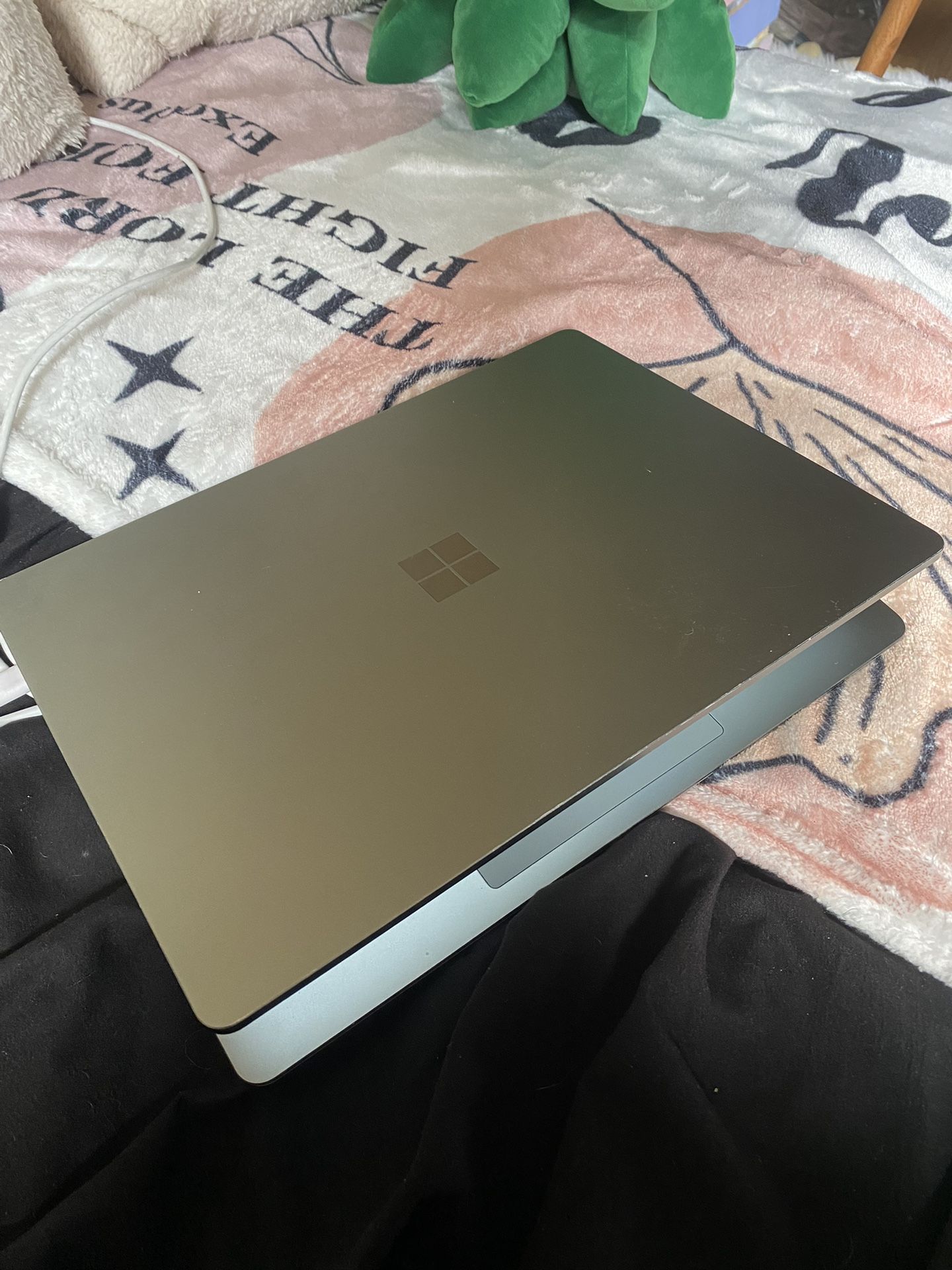 Microsoft surface laptop go 3