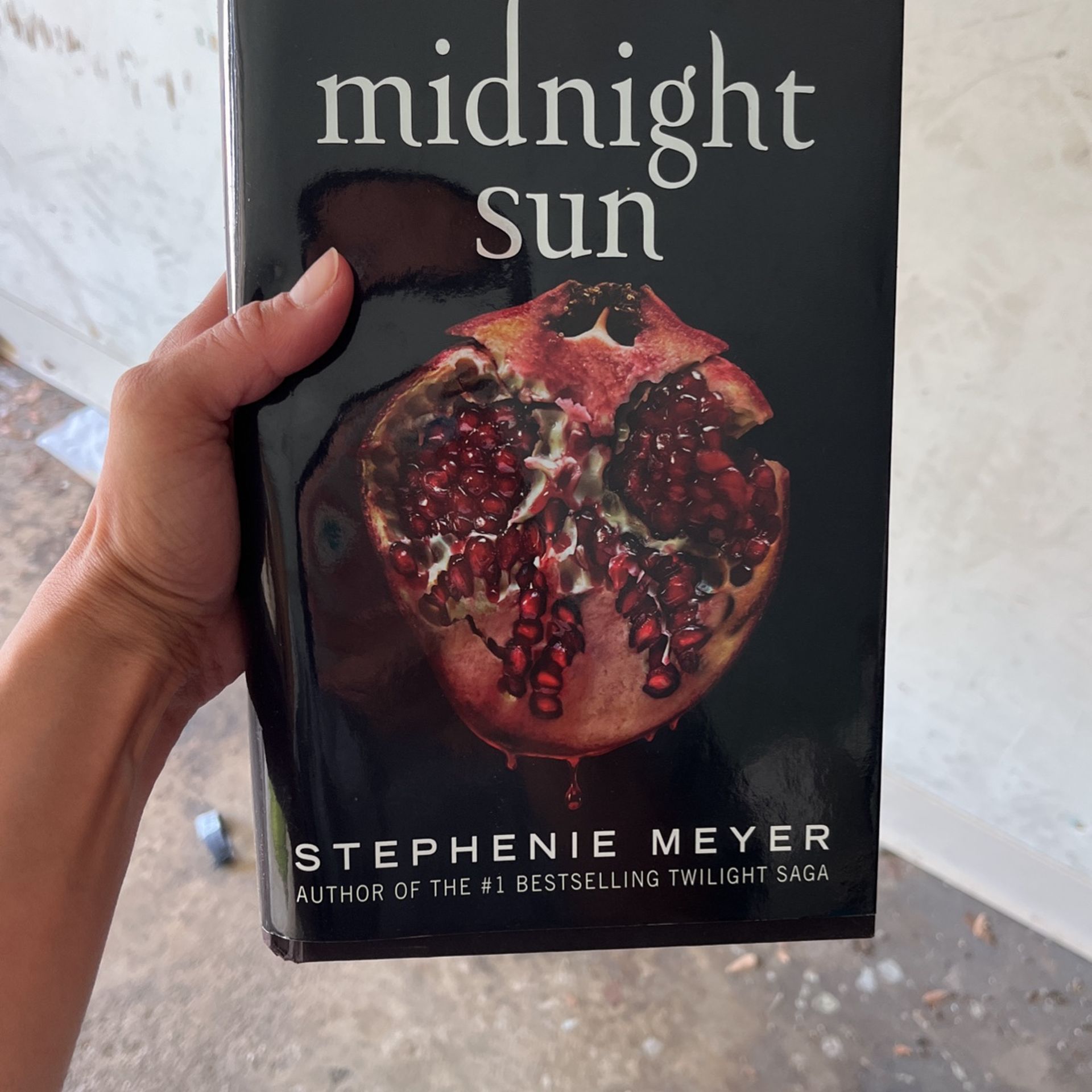 Book “Midnight Sun”