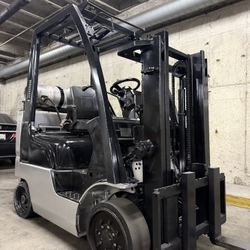 NISSAN/Unicarrier  forklift for sale 5500 lb