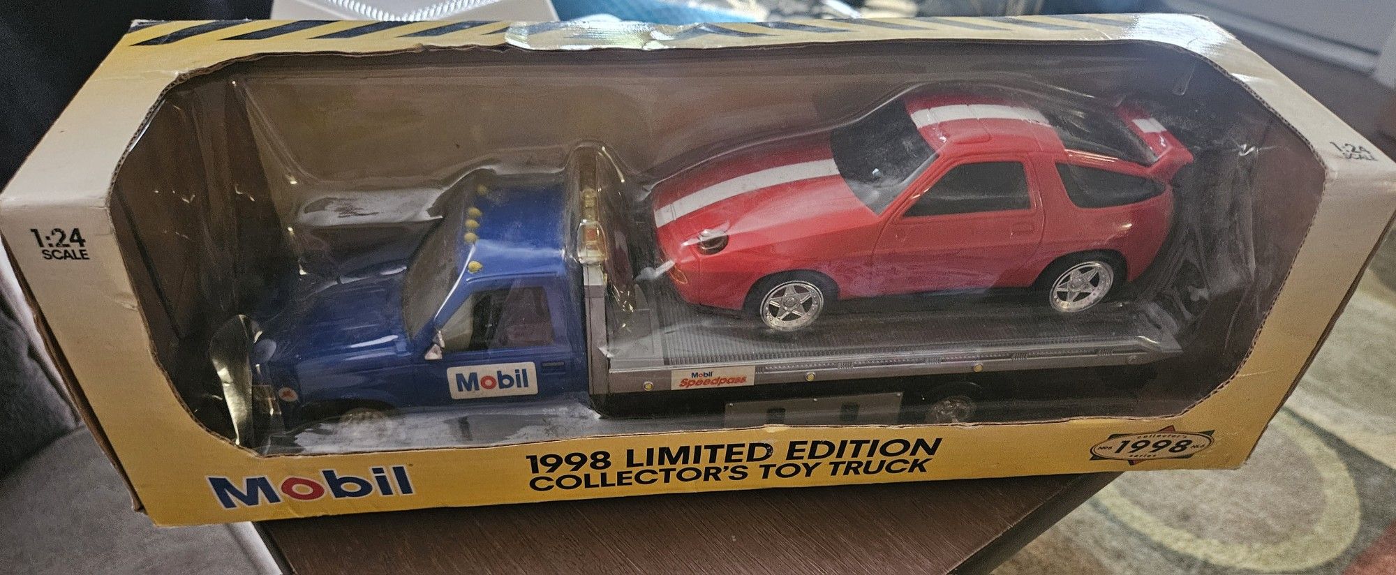 1998 LIMITED EDITION  TOY TRUCK - MOBIL